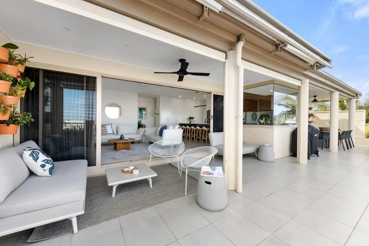 Unit 8 Nereus Stunning And Sophisticated 3 Bedroom Apartment With View Sunshine Beach Australië